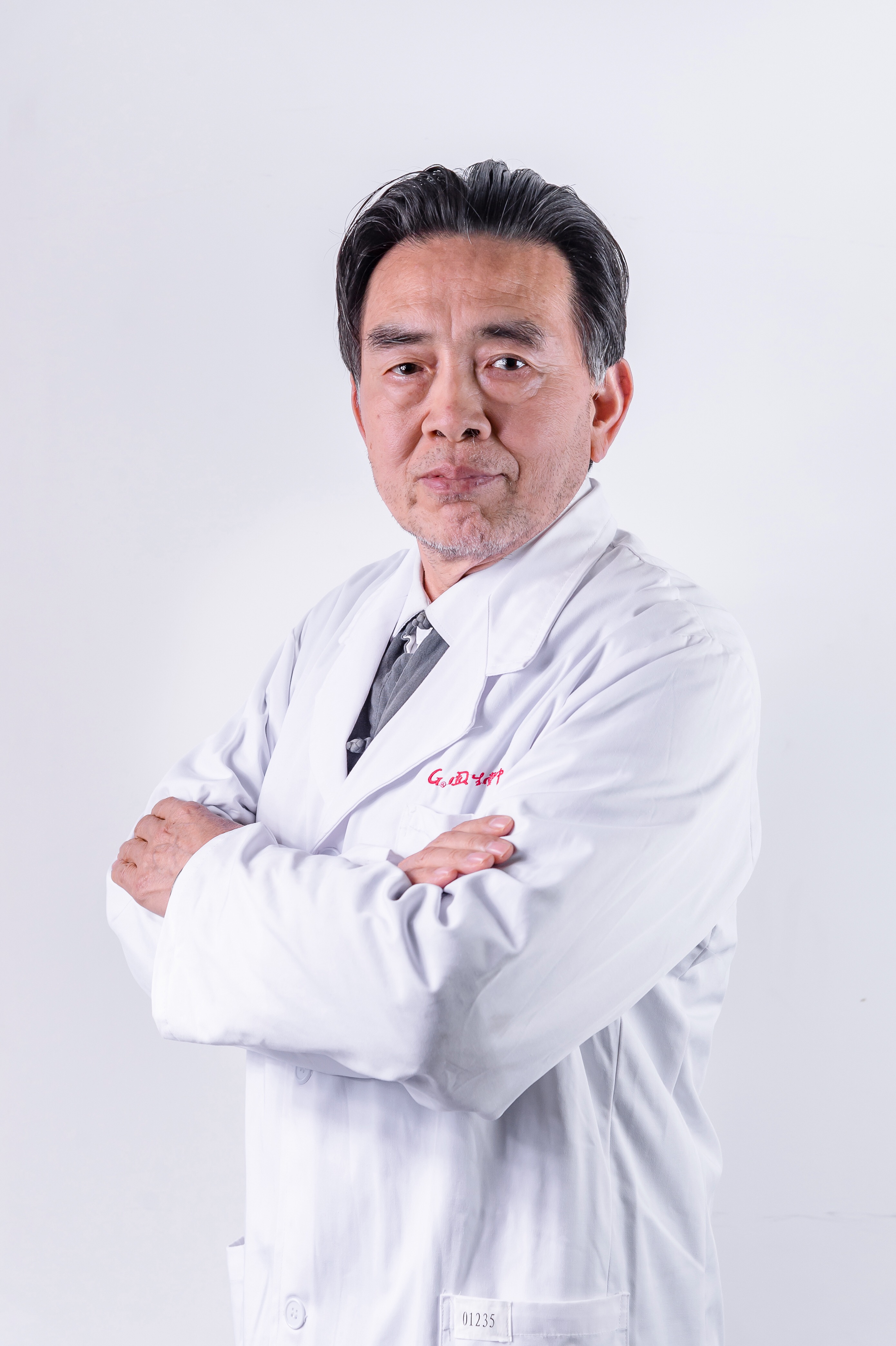 陈秉周